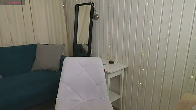 Julies Lii online show from February 2026 01:22:02 PM