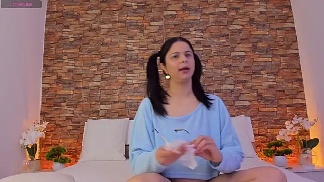 Olivia  Taylor online show from March 2026 05:25:01 PM