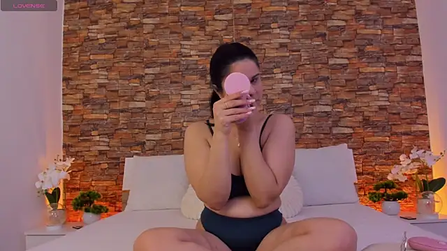 Olivia  Taylor online show from April 2026 05:45:02 PM