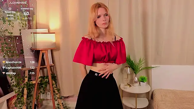 JuanaSumma online show from April 2026 01:41:01 PM