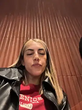 Paulinaa bella online show from April 2026 08:13:02 PM