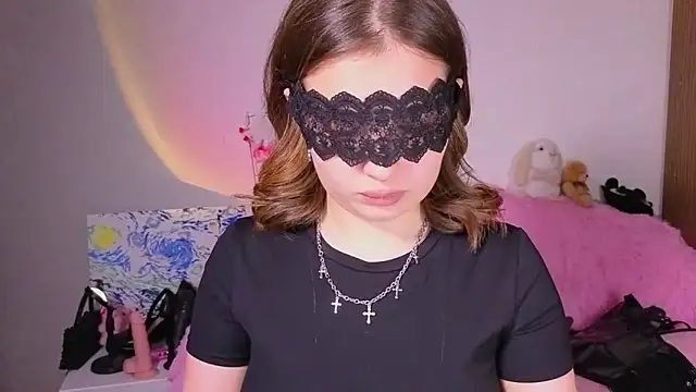 Catherine Karis online show from May 2026 01:19:01 PM