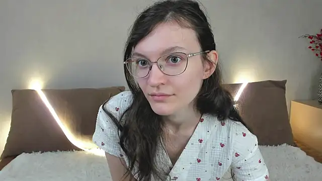 ThoraMarola online show from March 2026 05:01:02 AM