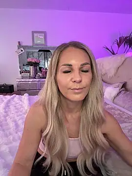 JulieSol online show from February 2026 08:18:02 AM