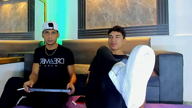 ALEX KEITH26 online show from February 2026 12:37:01 PM