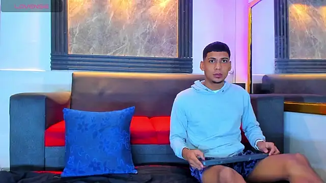 ALEX KEITH26 online show from April 2026 12:09:02 PM