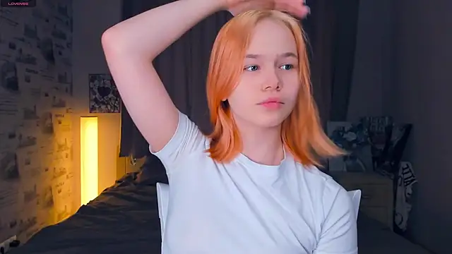 Snapshot of OwlLynn chatting on February 2026 08:29:02 AM OwlLynn online show from February 2026 08:29:02 AM