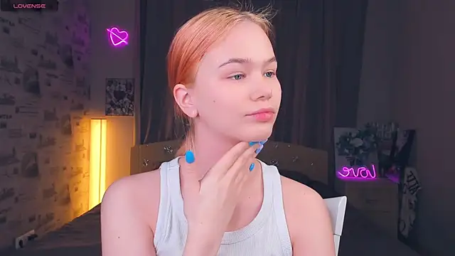 Snapshot of OwlLynn chatting on February 2026 08:15:02 AM OwlLynn online show from February 2026 08:15:02 AM