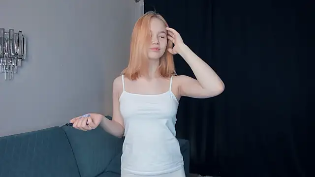 Snapshot of OwlLynn chatting on March 2026 08:18:02 AM OwlLynn online show from March 2026 08:18:02 AM