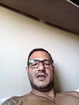 Snapshot of tio-roludo chatting on April 2026 12:29:02 PM tio-roludo online show from April 2026 12:29:02 PM