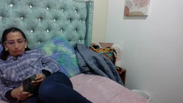 LiloEvelyne online show from January 2026 03:56:02 AM