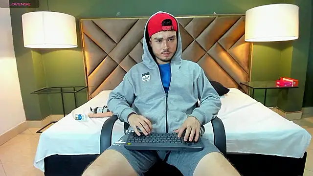 Salvattore Muller online show from March 2026 12:03:01 AM