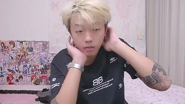 Chocolates-001 online show from April 2026 11:48:01 AM