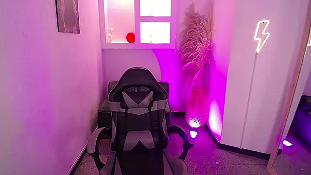 Snapshot of melodyy_as chatting on February 2026 12:34:02 PM melodyy as online show from February 2026 12:34:02 PM