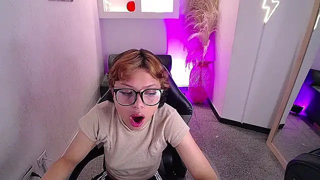 Snapshot of melodyy_as chatting on February 2026 12:39:02 PM melodyy as online show from February 2026 12:39:02 PM