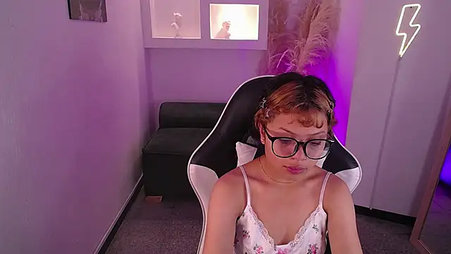 Snapshot of melodyy_as chatting on February 2026 12:49:01 PM melodyy as online show from February 2026 12:49:01 PM