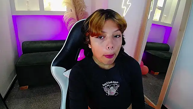 melodyy as online show from April 2026 01:09:02 PM