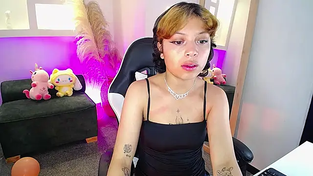 melodyy as online show from April 2026 01:05:02 PM