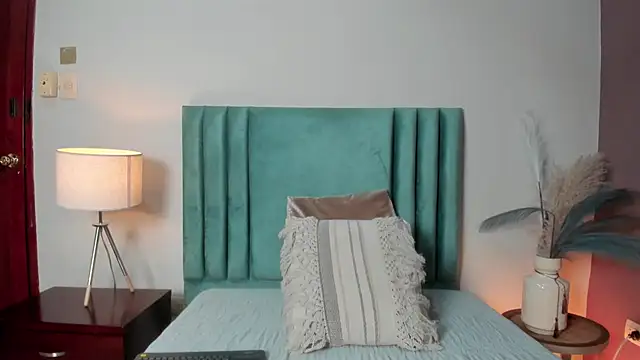 TessaMonroee online show from February 2026 06:13:02 PM