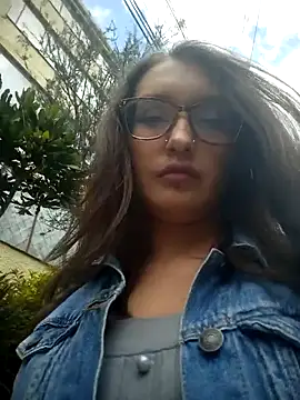 Snapshot of Karla-giraldo_1 chatting on February 2026 04:01:01 PM Karla-giraldo 1 online show from February 2026 04:01:01 PM