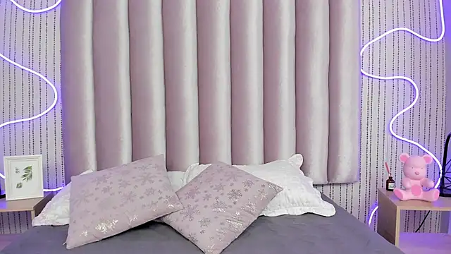 SAMMYLEWISMD online show from April 2026 03:06:01 AM