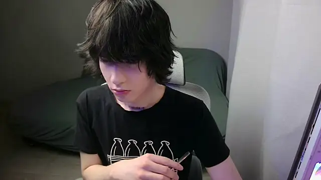 LeonBoykisser online show from February 2026 02:53:02 PM