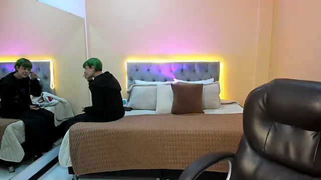 Bela Craxkerr online show from February 2026 12:13:02 PM