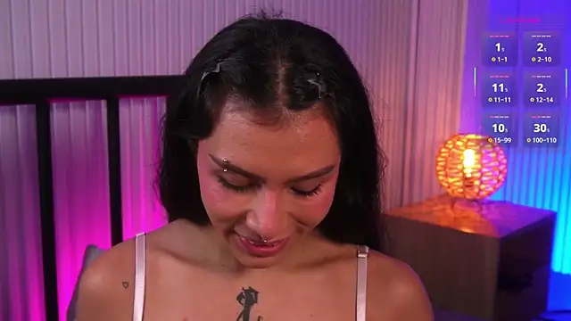 Molly  davis online show from April 2026 07:59:02 PM