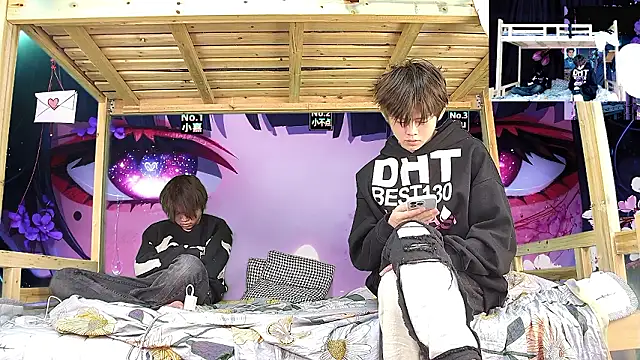 xiaohuangren01 online show from February 2026 01:37:02 AM