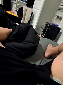 Snapshot of Tom32828 chatting on March 2026 06:30:02 AM Tom32828 online show from March 2026 06:30:02 AM