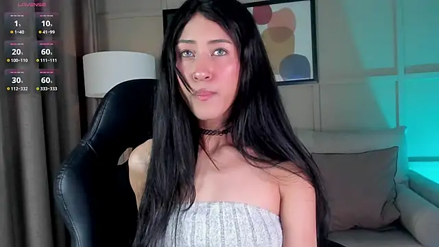 Snapshot of internett_sweetheart chatting on July 2026 05:49:02 AM internett sweetheart online show from July 2026 05:49:02 AM
