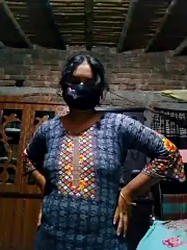 Hot Sweeti online show from April 2026 01:52:02 PM