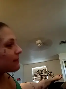 LadySn0w26 online show from February 2026 04:24:02 PM