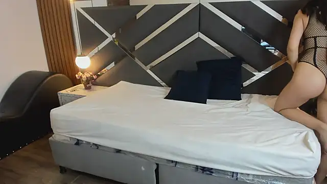 Ambarross  online show from March 2026 01:07:02 PM