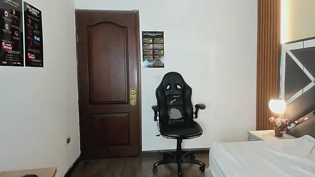 Ambarross  online show from April 2026 02:00:02 PM