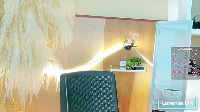 Aliison1  online show from February 2026 02:42:02 PM