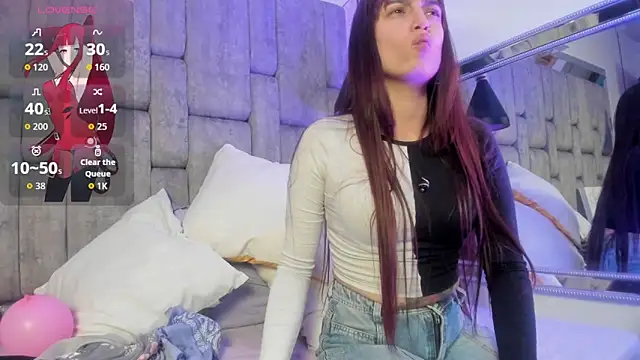 JenniQ69 online show from June 2026 07:40:02 PM