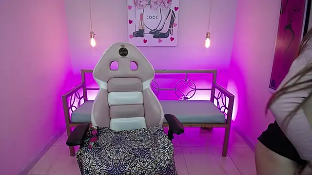 Ashley benson x online show from March 2026 08:37:02 PM