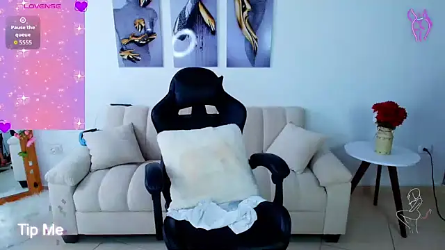 Snapshot of Cristina_Ferreir chatting on April 2026 08:13:02 PM Cristina Ferreir online show from April 2026 08:13:02 PM