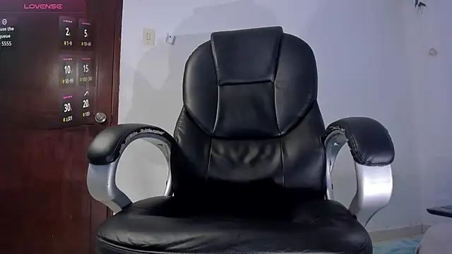 Snapshot of shooting_wilson chatting on July 2026 08:52:02 PM shooting wilson online show from July 2026 08:52:02 PM