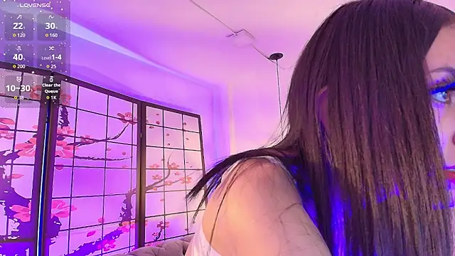 ShadowLune online show from February 2026 07:32:01 PM