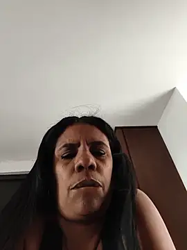 Snapshot of Zeyllyjhonson chatting on May 2026 04:15:01 PM Zeyllyjhonson online show from May 2026 04:15:01 PM