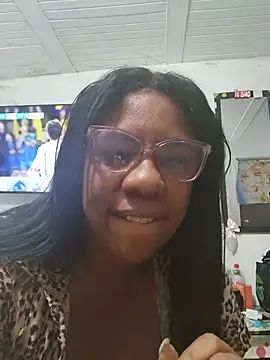 Snapshot of Zeyllyjhonson chatting on June 2026 12:45:02 AM Zeyllyjhonson online show from June 2026 12:45:02 AM