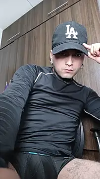 Snapshot of milo_boy98 chatting on February 2026 03:22:01 AM milo boy98 online show from February 2026 03:22:01 AM