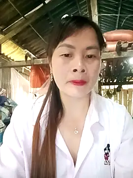 Bling sexy online show from April 2026 12:50:02 AM