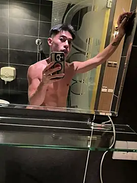 Snapshot of Yooo17 chatting on February 2026 03:30:02 PM Yooo17 online show from February 2026 03:30:02 PM