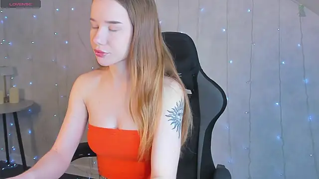 Nicole Vasquez online show from April 2026 01:14:02 AM