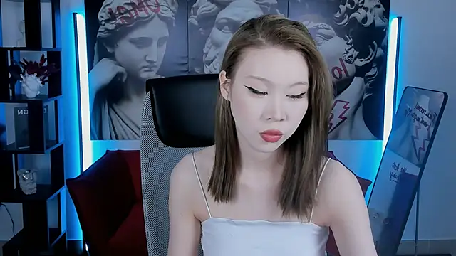 Snapshot of SarahRice chatting on February 2026 04:43:02 PM SarahRice online show from February 2026 04:43:02 PM