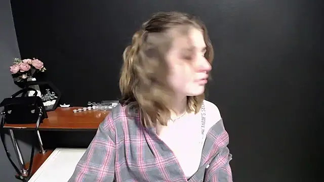 Sunny siren online show from February 2026 02:31:01 PM