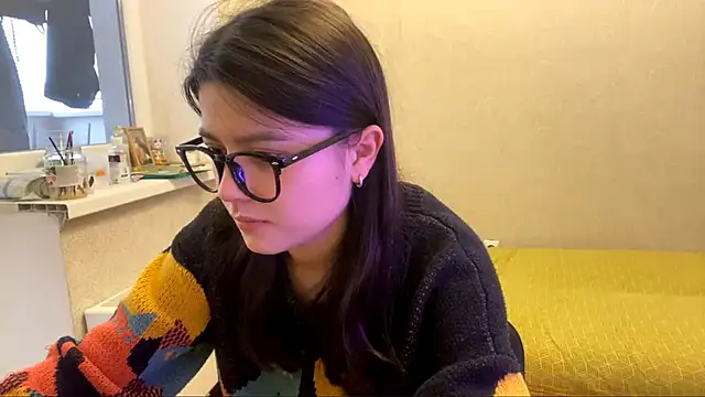 Snapshot of SaintMari chatting on May 2026 12:12:02 PM SaintMari online show from May 2026 12:12:02 PM